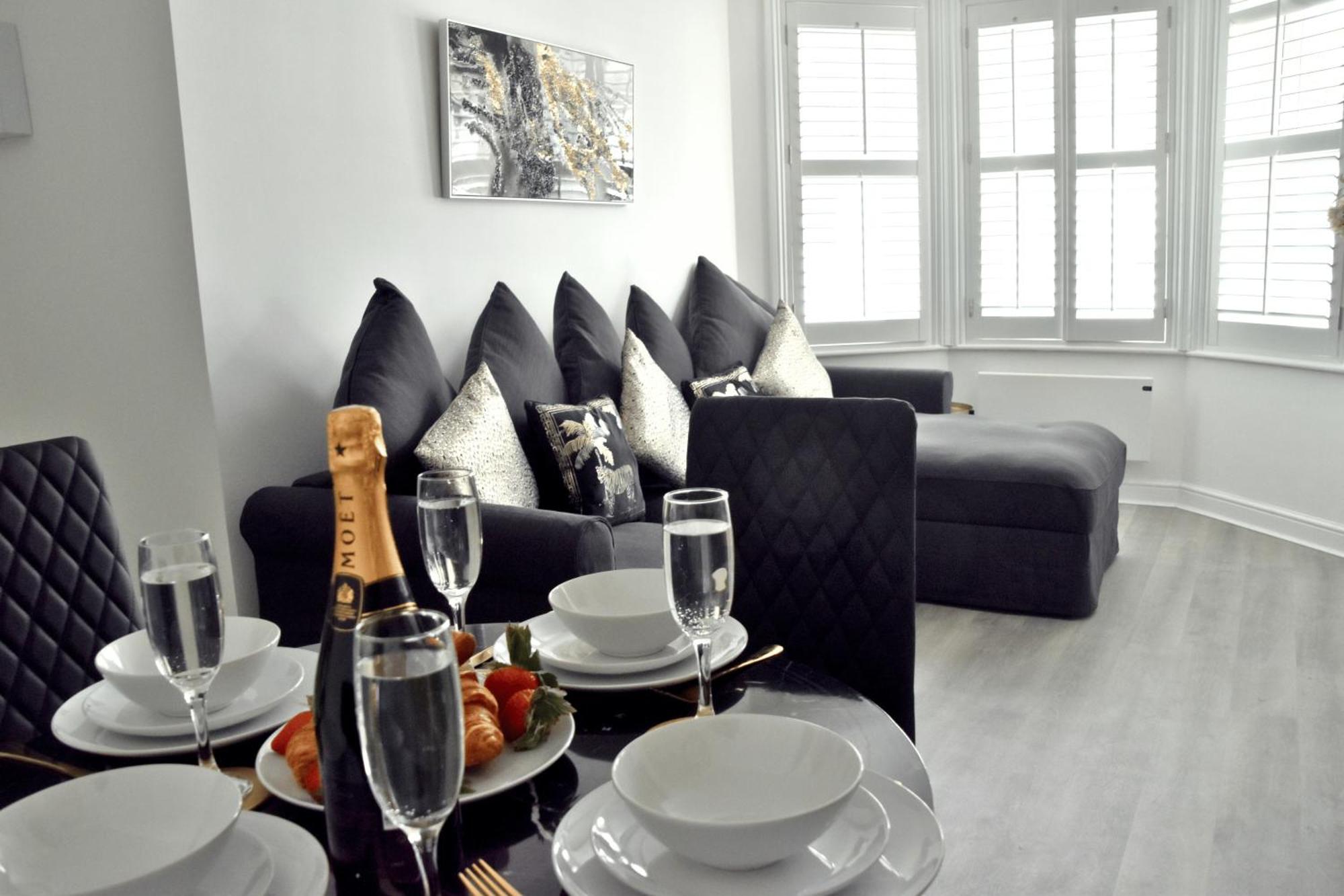 Modern Town Centre Flat - Free Shared Parking, King Size Bed, 5 Minutes Walk To Beach Bournemouth Exterior photo