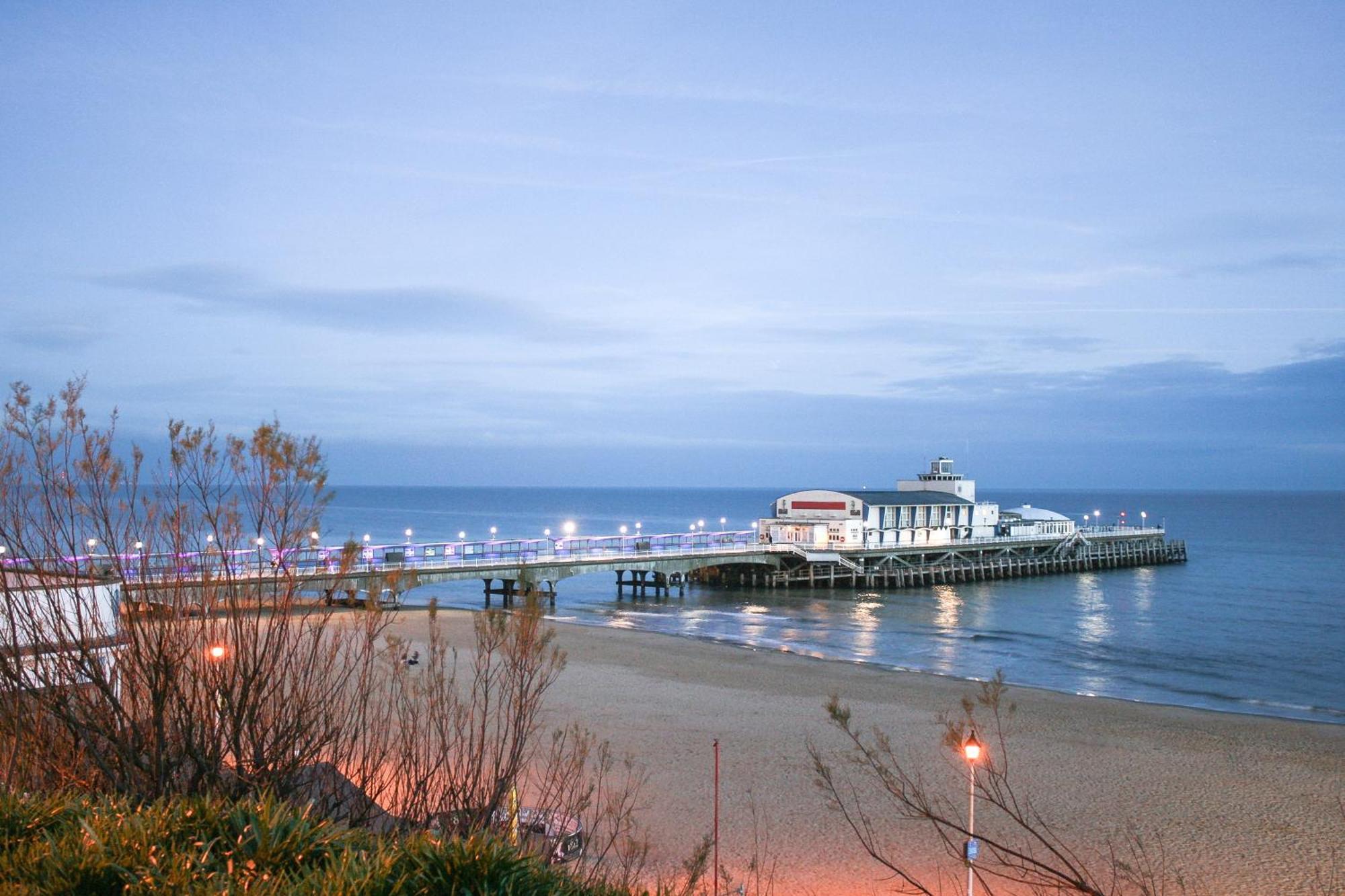 Modern Town Centre Flat - Free Shared Parking, King Size Bed, 5 Minutes Walk To Beach Bournemouth Exterior photo